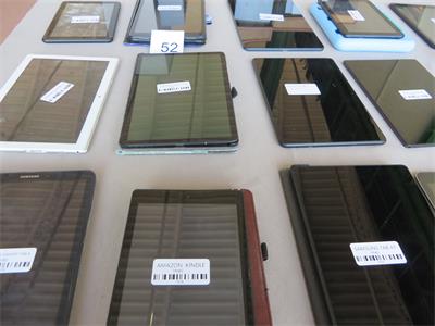 4/2026/52 - 10 Tablet Android usati sprovvisti di cavi