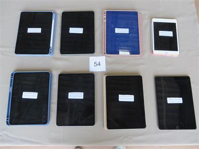 4/2026/54 - 08 Apple Ipad vari modelli usati sprovvisti di cavi ed accessori