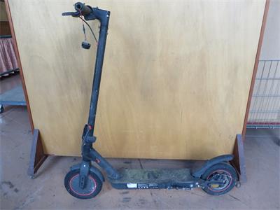 17/26-5- 01 monopattino elettrico marca Vivo Electric Scooter