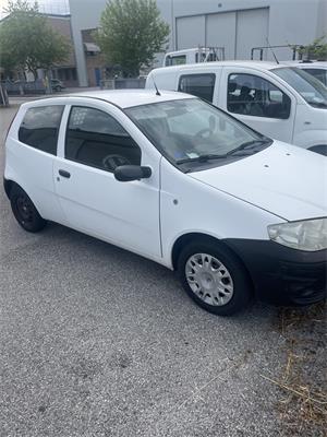 18/25-3- 01 autocarro Fiat Punto van