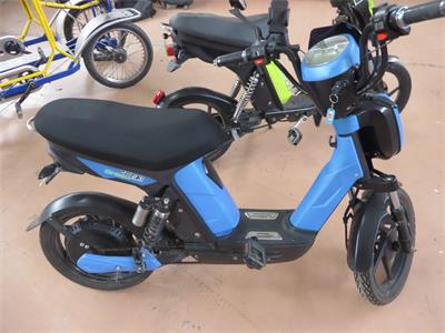 45/26-2-02 biciclette elettriche marca Green23, con motore sul mozzo e pacco batterie sottosella