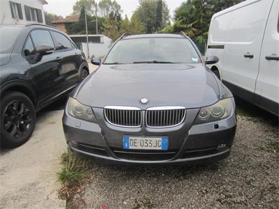 35/25-01 autovettura BMW 330D