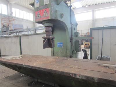 28/25-27- macchine utensili ed attrezzature per officina