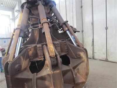 28/25-29- lotto di benne a polipo