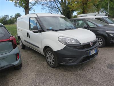 33/25-2- 01 autocarro Fiat Doblò Cargo Maxi 105 MultiJet