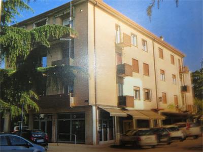 17/25-1-Quota 1/1 di piena proprietà di appartamento con magazzino