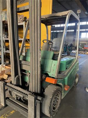 8/25-6- 01 muletto elettrico marca Cesab portata45 q.li con traslatore