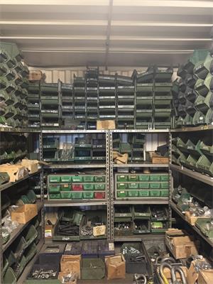 18/25-8- magazzino ricambi e componentistica