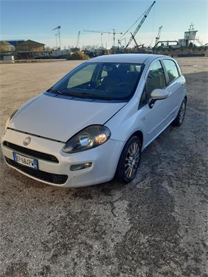 28/25-6- autovettura Fiat Punto 1.3 Multijet