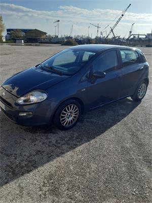 28/25-8- autovettura Fiat Punto Street