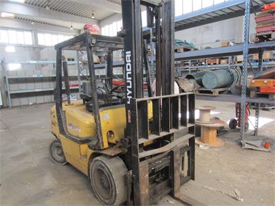 28/25-13-  01 muletto a gasolio Hyundai HDF30-5