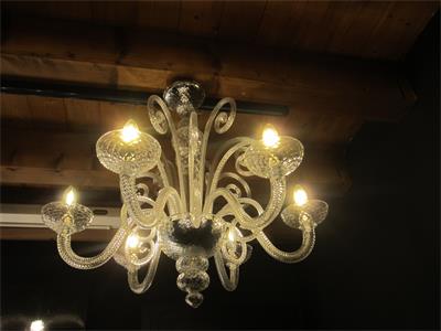 07/2026 - cospicuo lotto di lampadari, flambeau, oggetti artistici in vetro di Murano