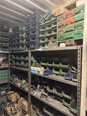 18/25-8- magazzino ricambi e componentistica