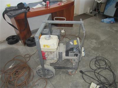27/26-2- arredi ufficio ed attrezzature officina, motore marino FB