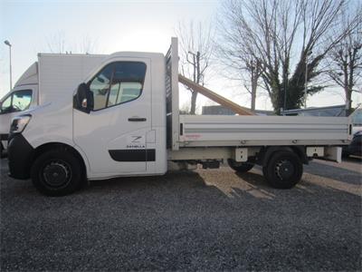 46/25-5- 01 autocarro Renault Master con cassone Chiarvesio