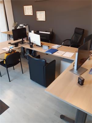 46/25-8- arredi ed attrezzature d'ufficio