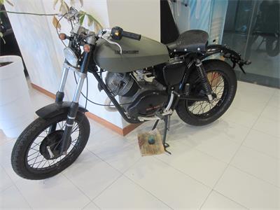 9/26-4- motocicletta Motoguzzi preparazione cafè race sprovvisto di targhe e documenti