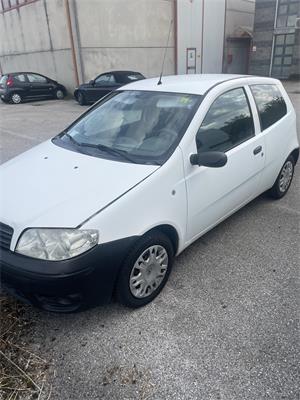 18/25-3- 01 autocarro Fiat Punto van